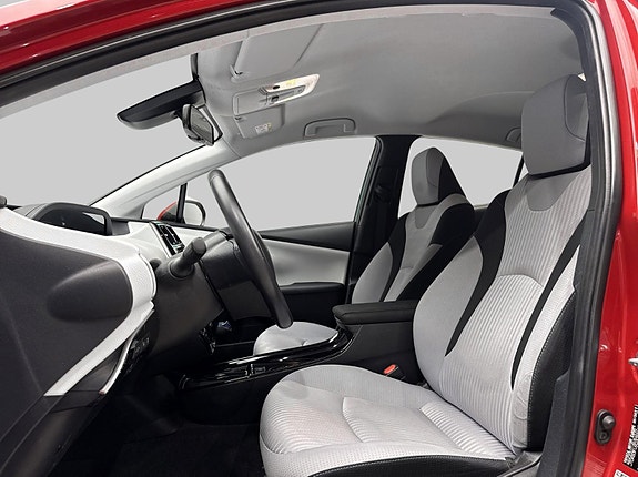 Toyota Prius 10 of 22