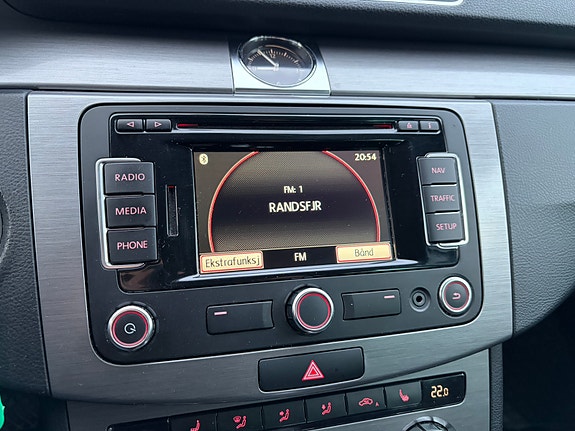 Volkswagen Passat 13 of 17