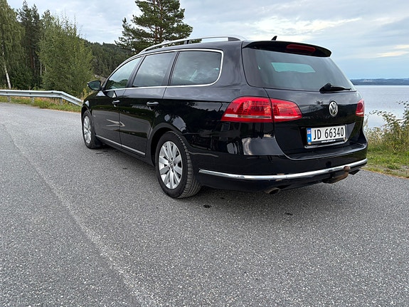 Volkswagen Passat 4 of 17
