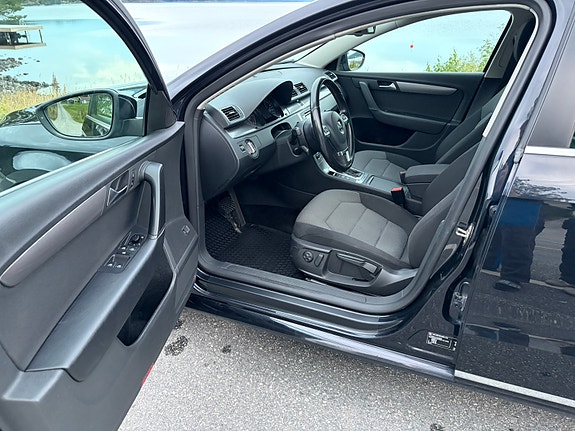 Volkswagen Passat 7 of 17