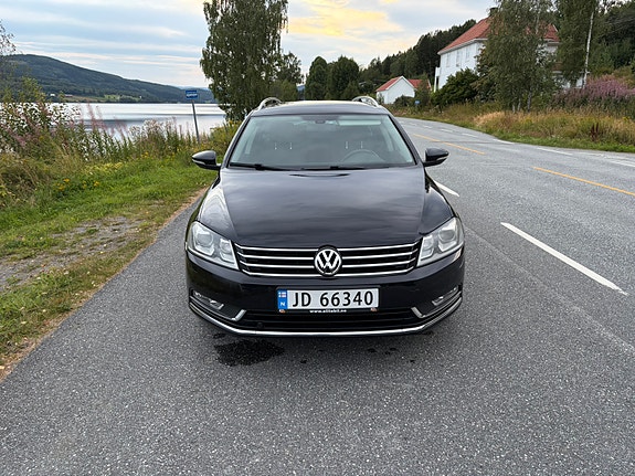 Volkswagen Passat 3 of 17
