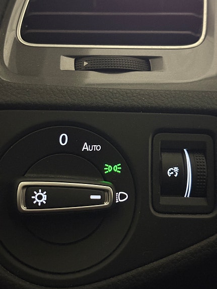 Volkswagen e-Golf VII 13 of 20
