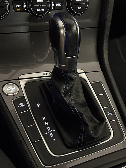 Volkswagen e-Golf VII 18 of 20