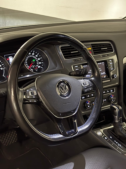 Volkswagen e-Golf VII 20 of 20