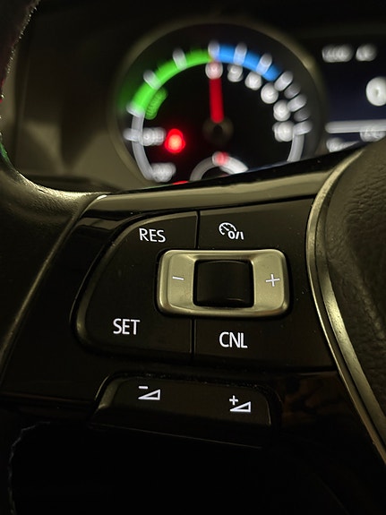 Volkswagen e-Golf VII 15 of 20