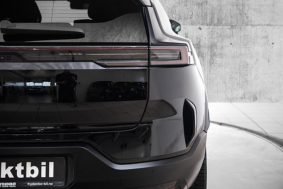 Polestar 3 8 of 30