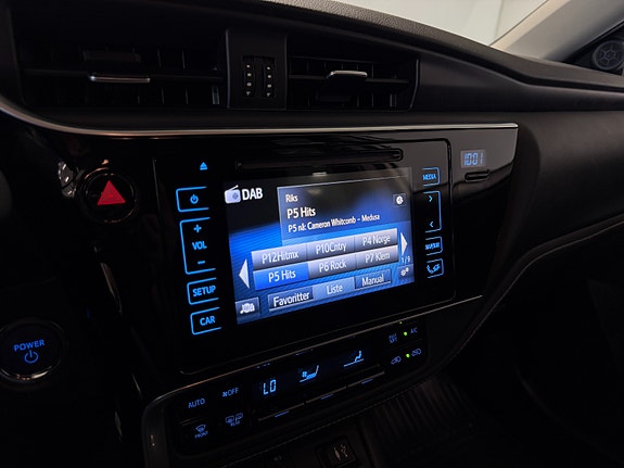 Toyota Auris 23 of 30