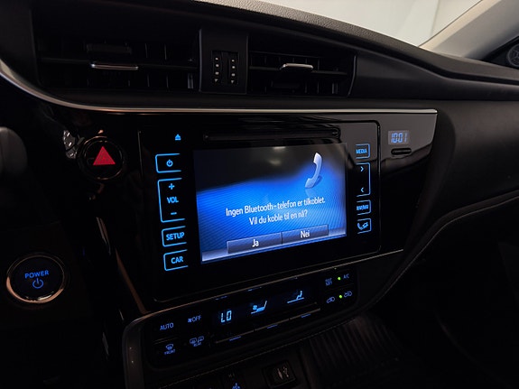 Toyota Auris 24 of 30