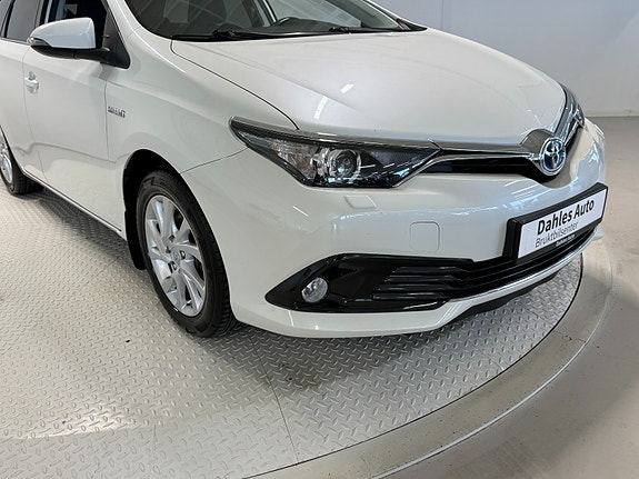 Toyota Auris 14 of 30