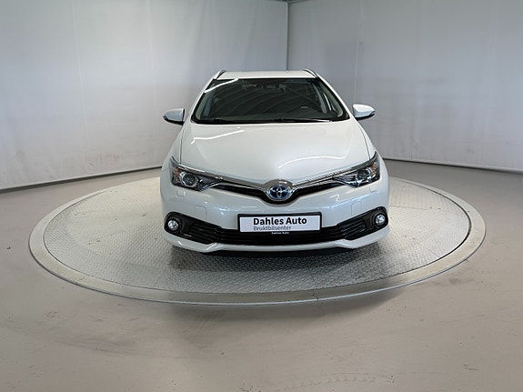 Toyota Auris 13 of 30