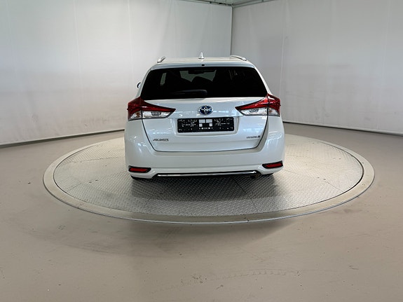 Toyota Auris 11 of 30