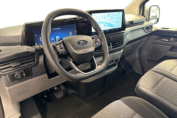 Ford Transit Custom 13 of 23