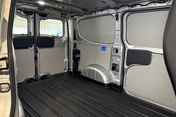 Ford Transit Custom 22 of 23