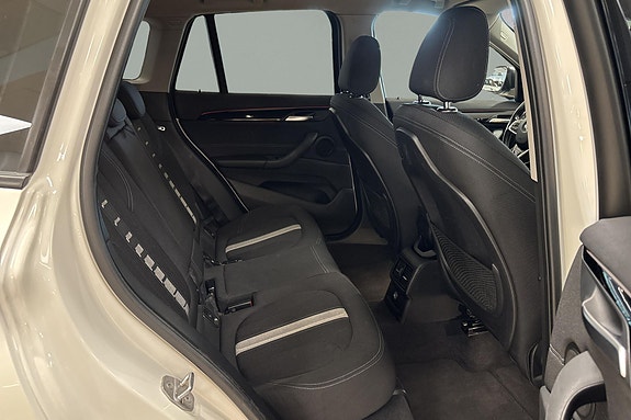 BMW X1 20 of 21