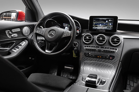 Mercedes-Benz GLC350 e 23 of 27