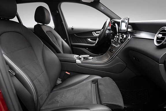 Mercedes-Benz GLC350 e 26 of 27
