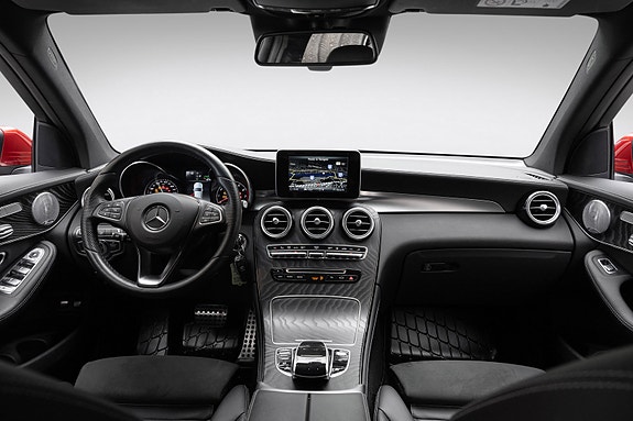 Mercedes-Benz GLC350 e 18 of 27