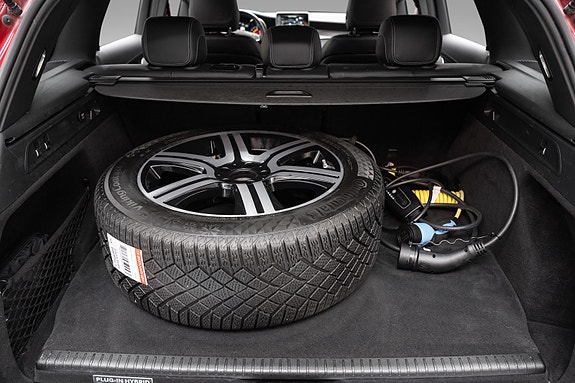 Mercedes-Benz GLC350 e 24 of 27