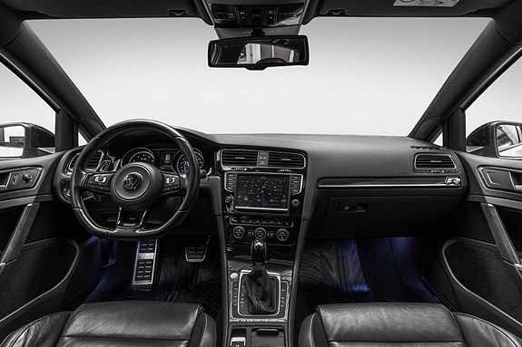 Volkswagen Golf 16 of 27