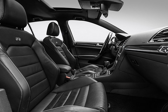 Volkswagen Golf 24 of 27