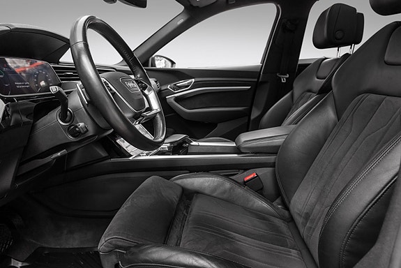 Audi e-tron Sportback 10 of 30