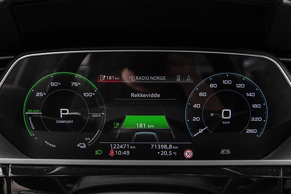 Audi e-tron Sportback 18 of 30