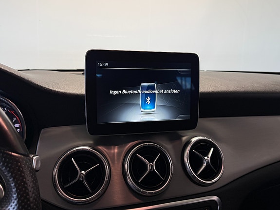 Mercedes-Benz CLA180 25 of 30