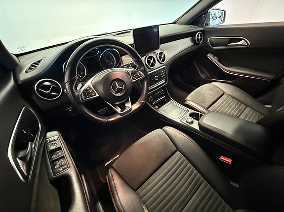 Mercedes-Benz CLA180 6 of 30