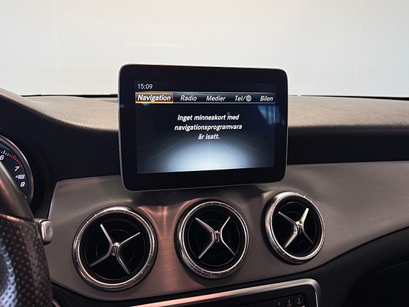 Mercedes-Benz CLA180 27 of 30