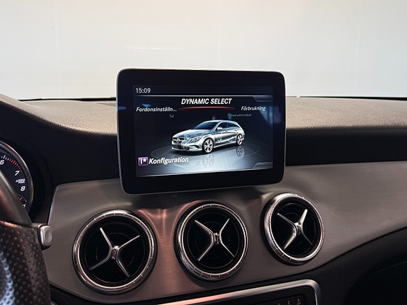 Mercedes-Benz CLA180 28 of 30
