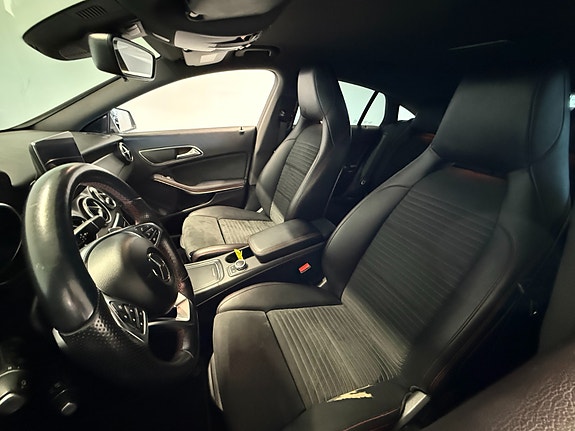 Mercedes-Benz CLA180 7 of 30