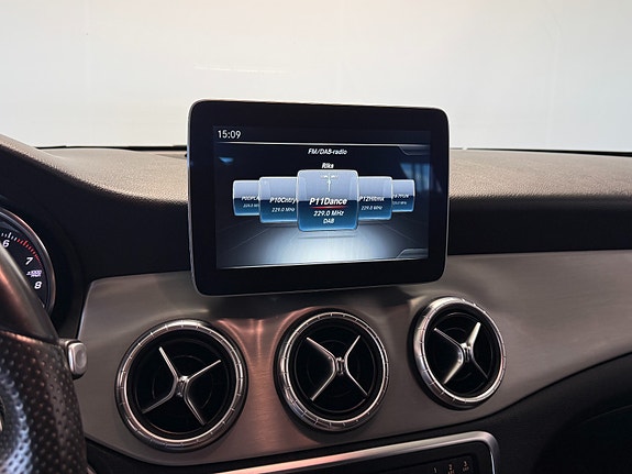 Mercedes-Benz CLA180 26 of 30
