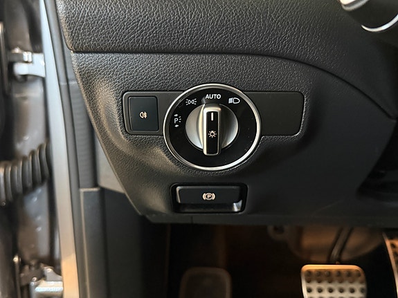 Mercedes-Benz CLA180 24 of 30