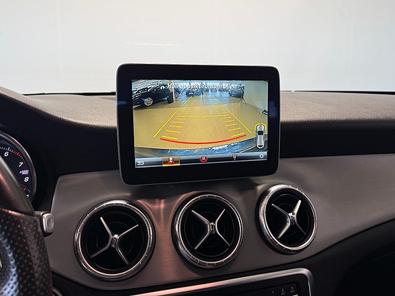 Mercedes-Benz CLA180 29 of 30