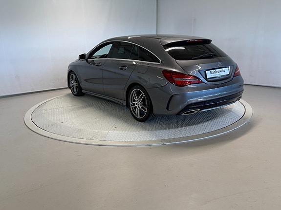 Mercedes-Benz CLA180 4 of 30