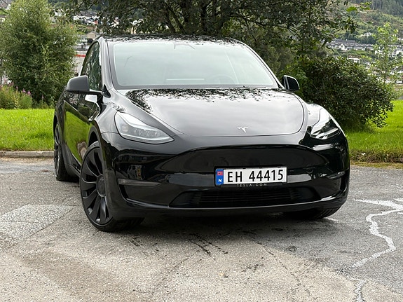 Tesla Model Y 2 of 20