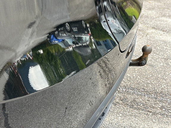 Tesla Model Y 18 of 20