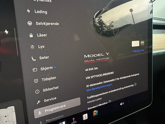 Tesla Model Y 14 of 20