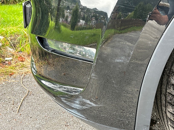 Tesla Model Y 19 of 20