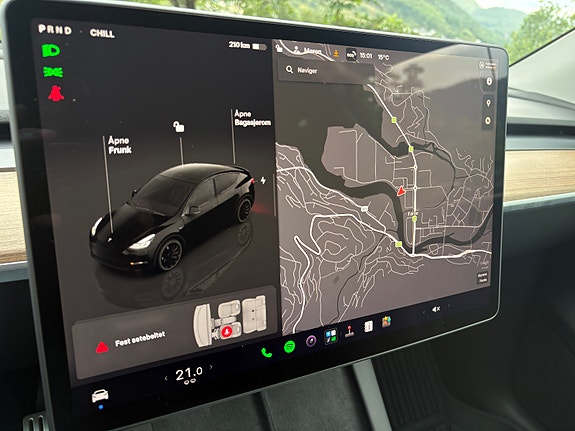 Tesla Model Y 15 of 20