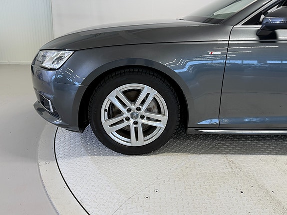 Audi A4 8 of 30