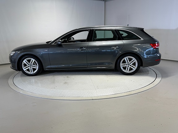 Audi A4 11 of 30