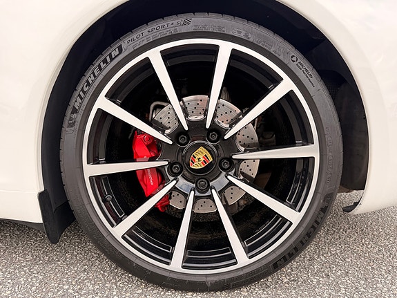Porsche 911 Carrera S 19 of 30