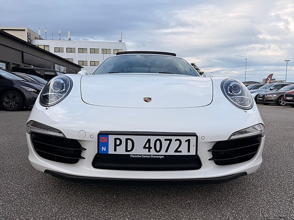 Porsche 911 Carrera S 10 of 30