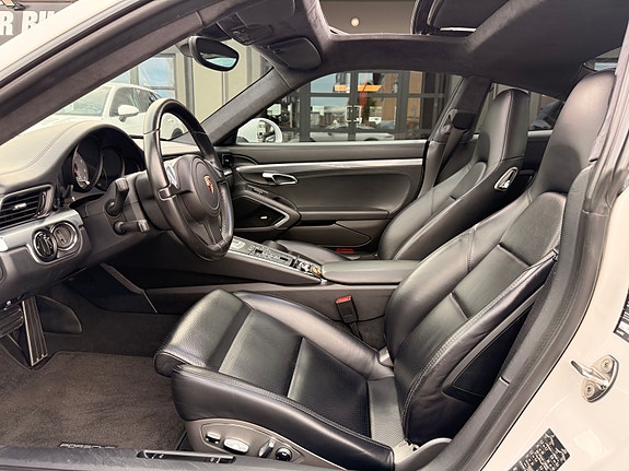 Porsche 911 Carrera S 20 of 30