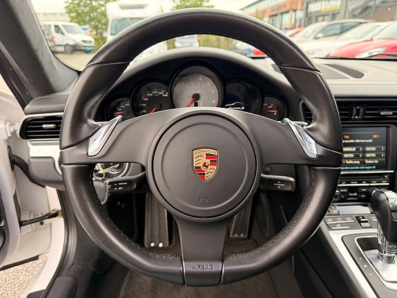 Porsche 911 Carrera S 24 of 30