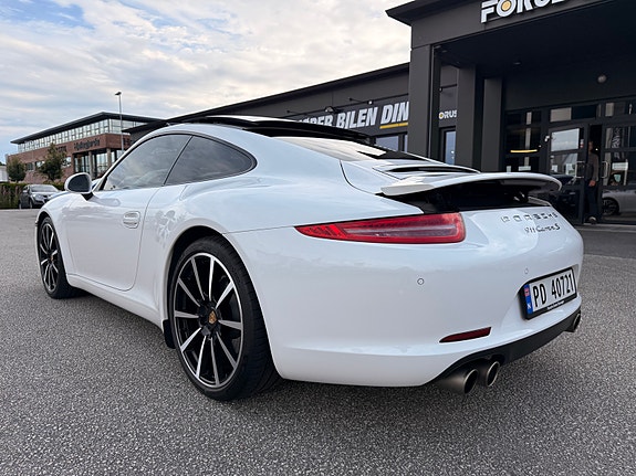 Porsche 911 Carrera S 3 of 30