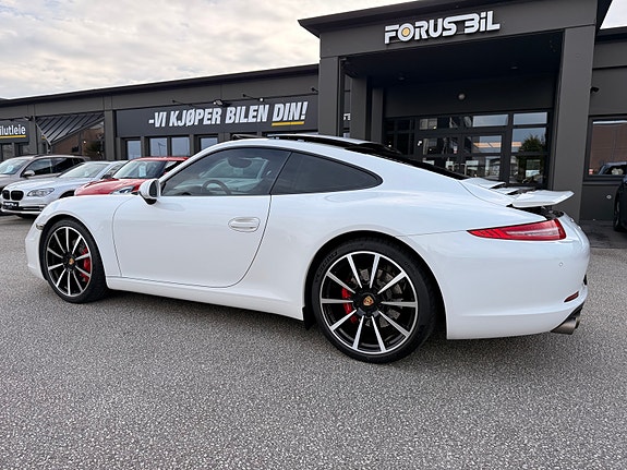 Porsche 911 Carrera S 2 of 30