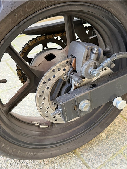 Kawasaki Z 750 3 of 6