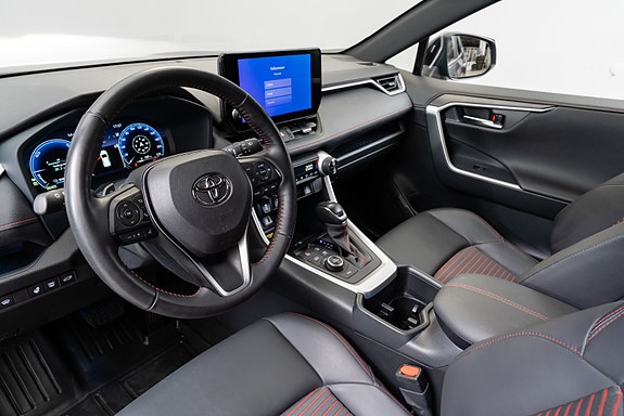 Toyota RAV4 12 of 30